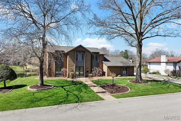 $750,000 | 26 Ravenwood Circle, O'Fallon, IL 62269