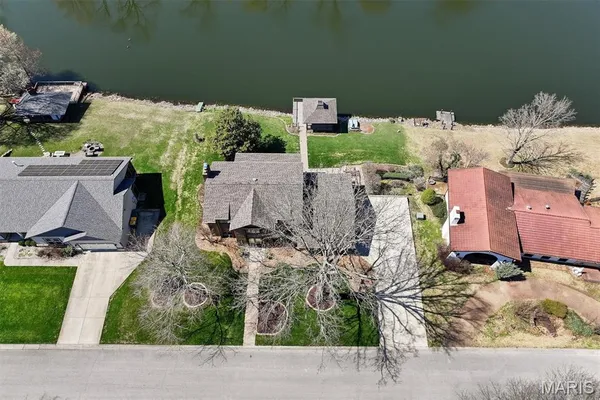 $750,000 | 26 Ravenwood Circle, O'Fallon, IL 62269