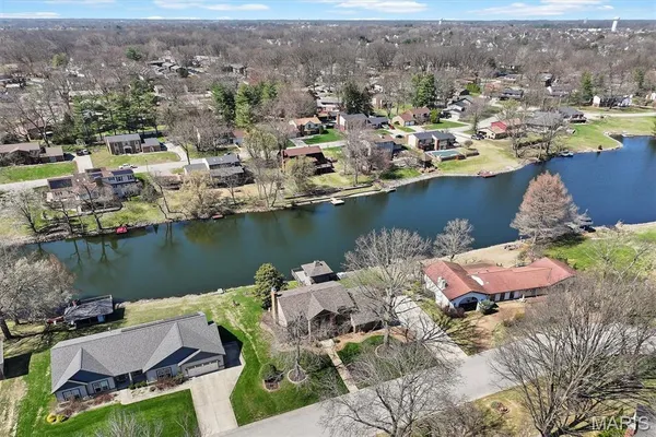 $750,000 | 26 Ravenwood Circle, O'Fallon, IL 62269