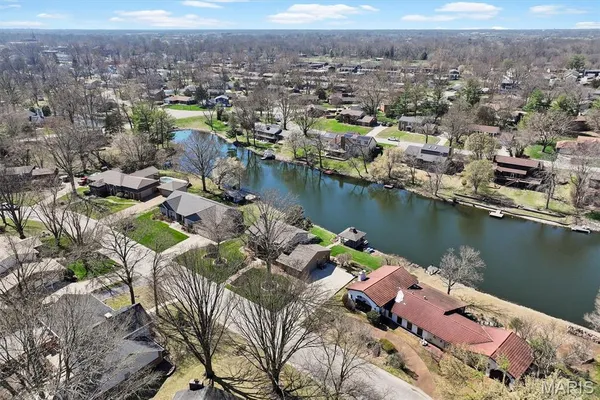 $750,000 | 26 Ravenwood Circle, O'Fallon, IL 62269