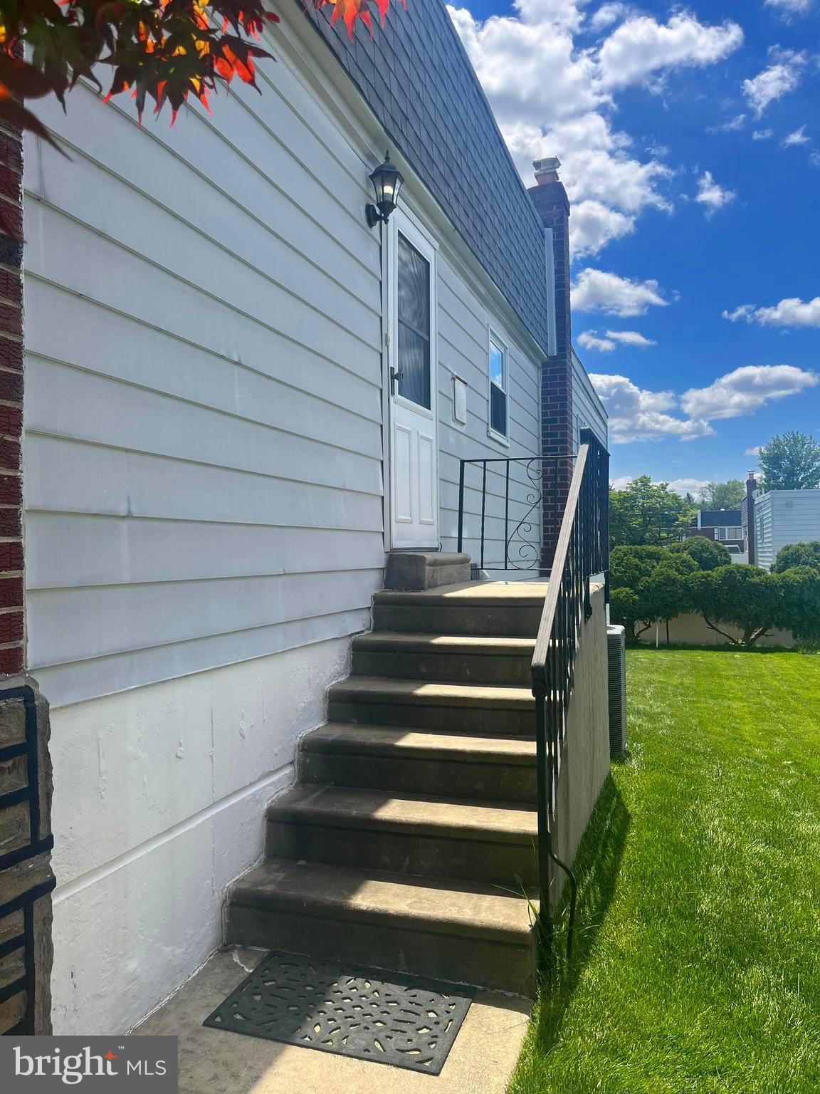 424 Densmore Road Philadelphia, PA 19116 - Photo 2 of 36 Gallery Image 2