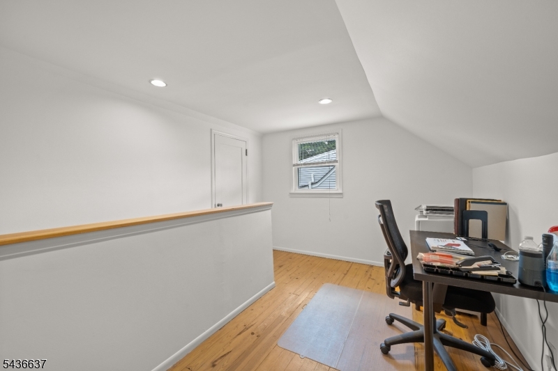 166 Beverly Hill Road Clifton, NJ 07012 - Photo 12 of 21