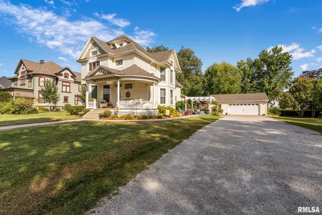 $350,000 | 109 West 6th Street, Wilton, IA 52778