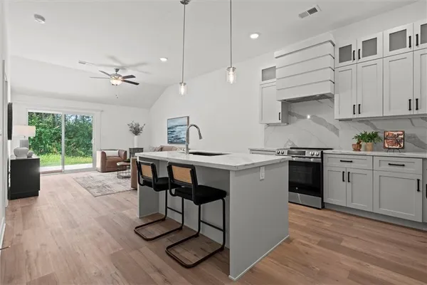 $325,000 | 3912 Northwest 93rd Street, Kansas City, MO 64154