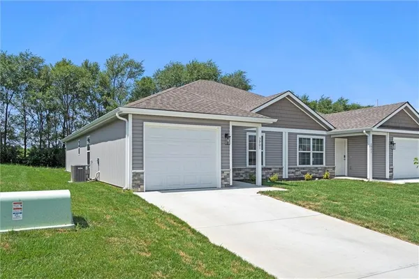 $325,000 | 3912 Northwest 93rd Street, Kansas City, MO 64154