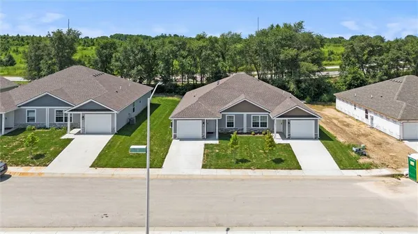 $325,000 | 3912 Northwest 93rd Street, Kansas City, MO 64154