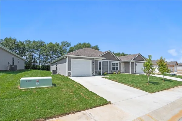 $325,000 | 3912 Northwest 93rd Street, Kansas City, MO 64154