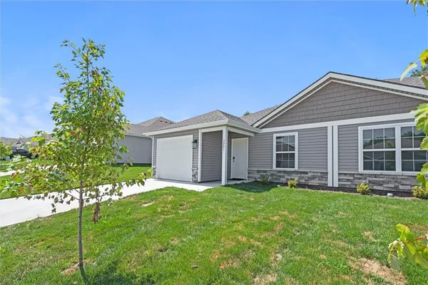 $325,000 | 3912 Northwest 93rd Street, Kansas City, MO 64154