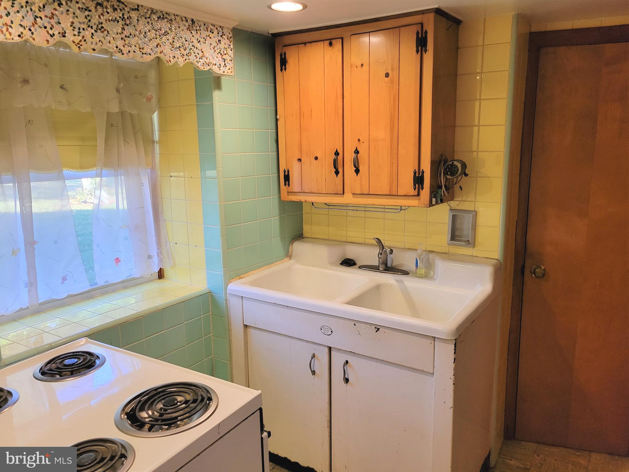 759 Bluebell Road Warminster, PA 18974 - Photo 8 of 30 Gallery Image 8