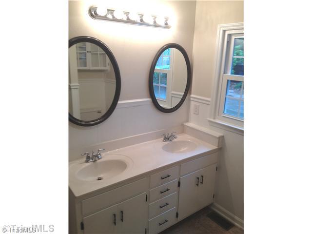 1416 Overbrook Road Burlington, NC 27215 - Photo 12 of 16 Other Bath.