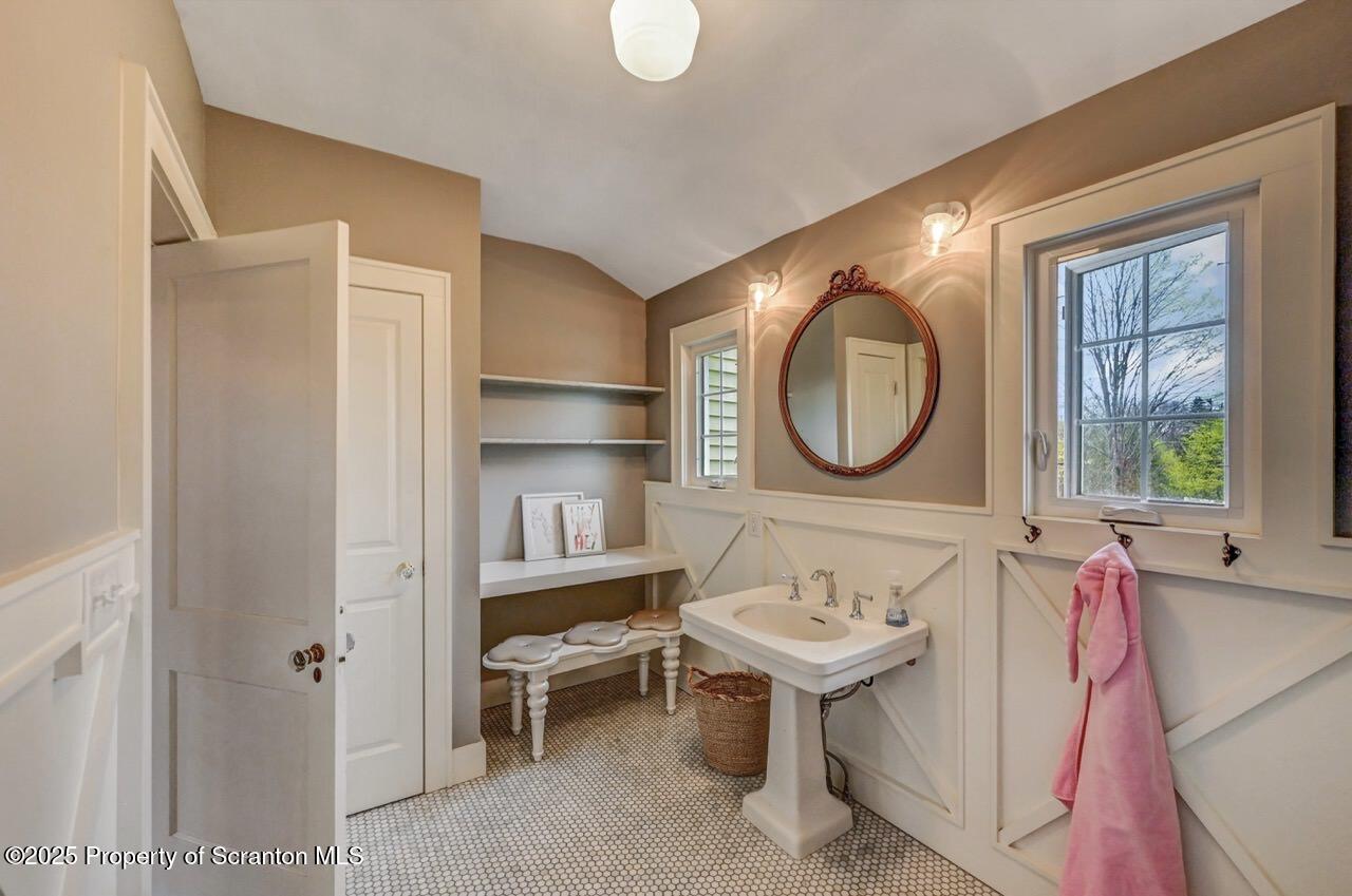 331 Glenburn Road Clarks Summit, PA 18411 - Photo 50 of 74 Full Bathroom