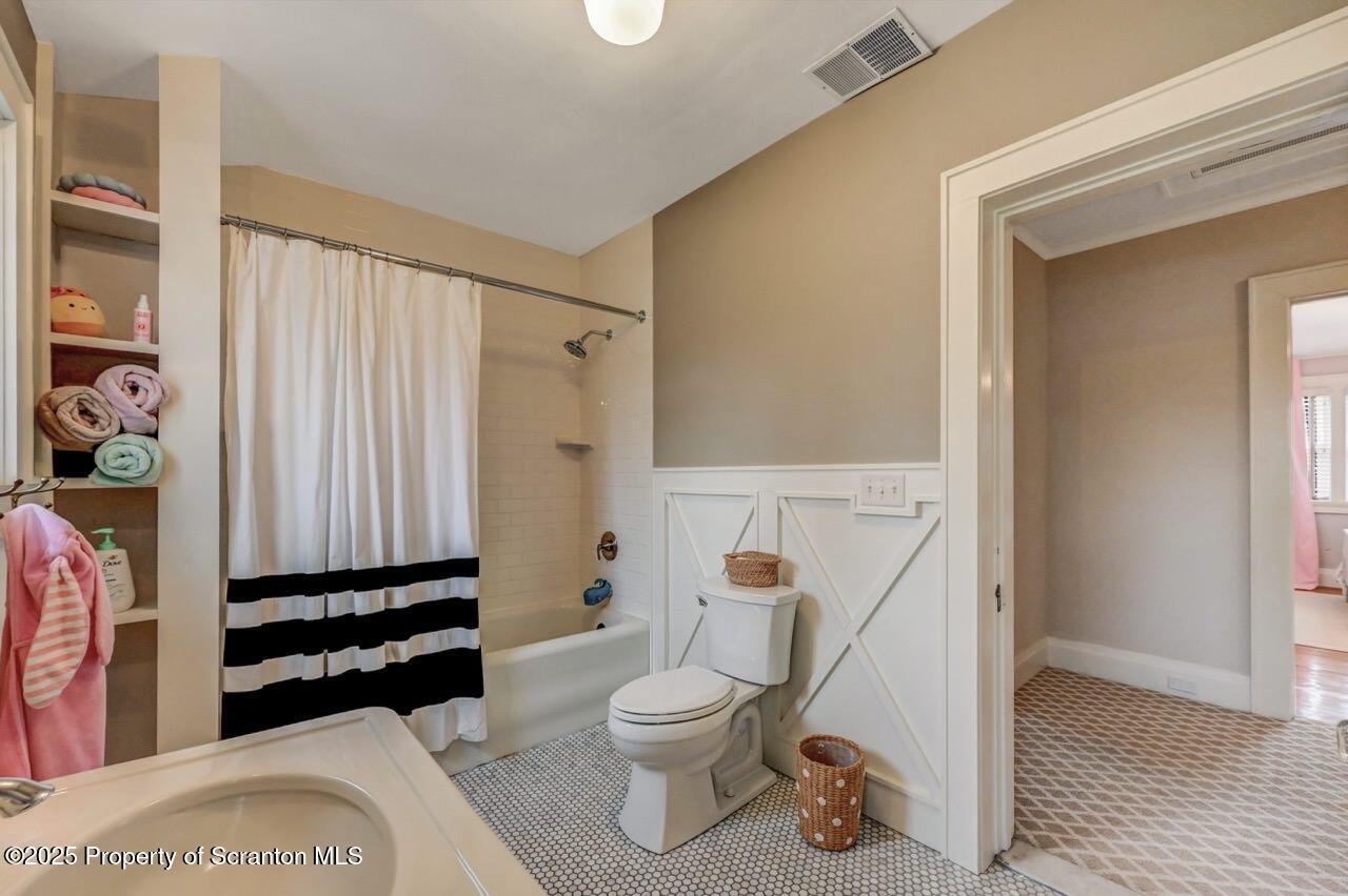 331 Glenburn Road Clarks Summit, PA 18411 - Photo 51 of 74 Full Bathroom