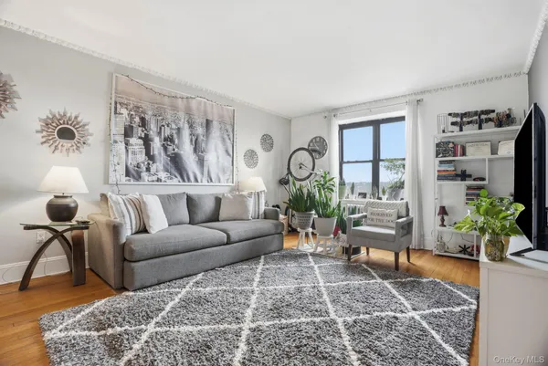$175,000 | 651 North Terrace Avenue, Unit 6J, Mount Vernon, NY 10552