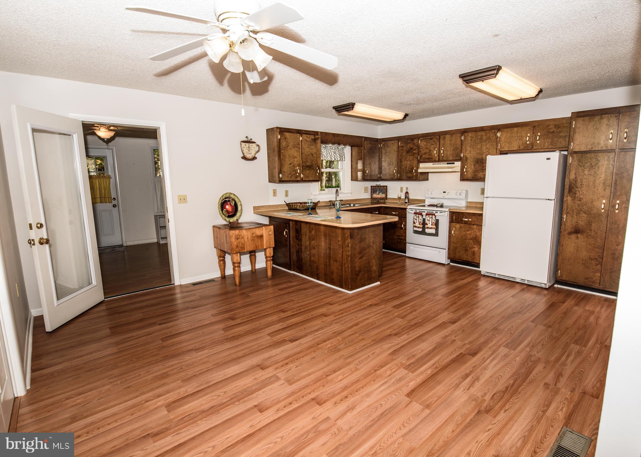 28 Sandyhook Road Ocean Pines, MD 21811 - Photo 9 of 51 Dining Room off Kitchen