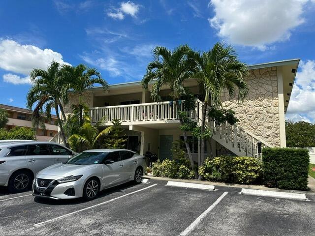 4731 Northeast 21st Terrace, Unit 2 Lighthouse Point, FL 33064 - Photo 13 of 29 654b2ca0-9f71-47ae-94c4-fb0f1d0fed05