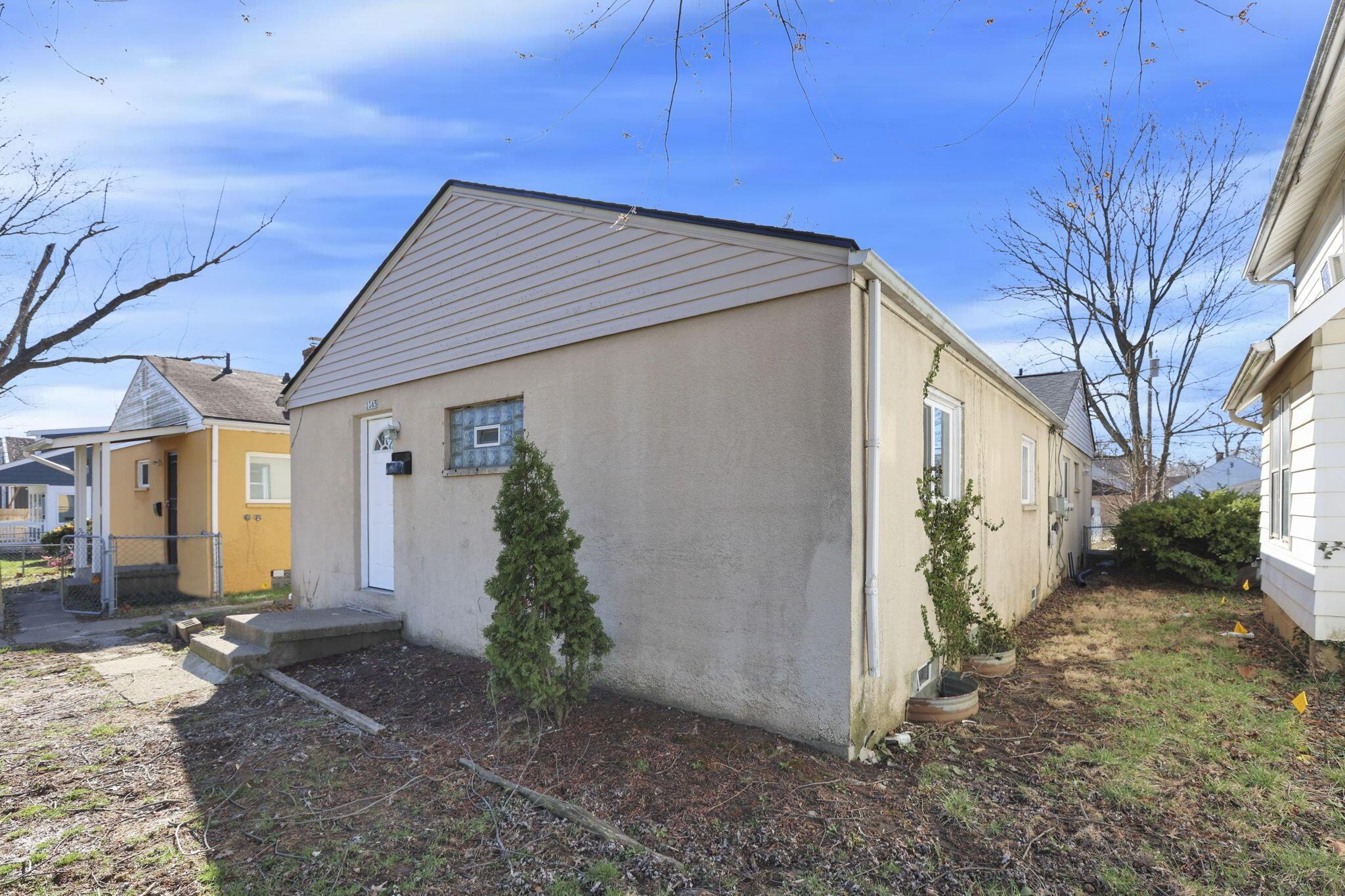 1865 Agler Road, Unit 1867 Columbus, OH 43224 - Photo 3 of 37 2-web-or-mls-G02A6034