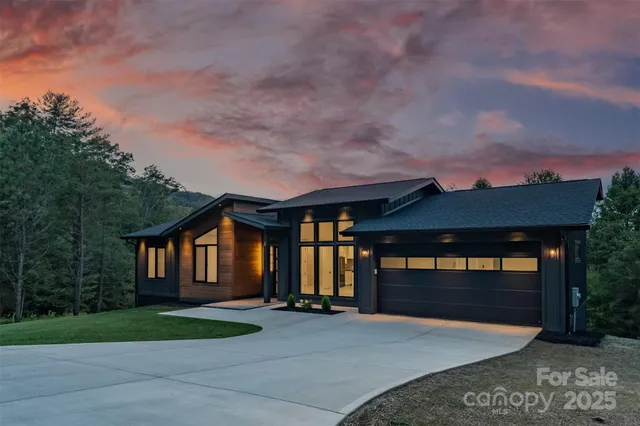 $745,000 | 4 Tremorra Trail, Unit 17, Leicester, NC 28748