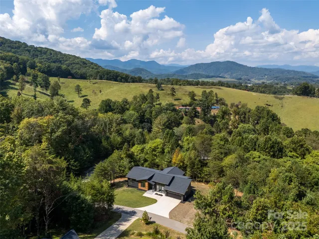 $745,000 | 4 Tremorra Trail, Unit 17, Leicester, NC 28748