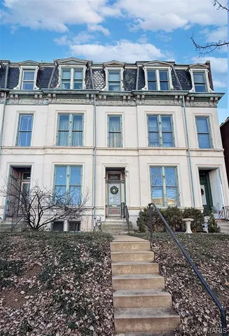 $299,900 | 3138 Lafayette Avenue, St. Louis, MO 63104