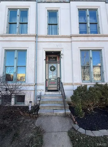 $299,900 | 3138 Lafayette Avenue, St. Louis, MO 63104
