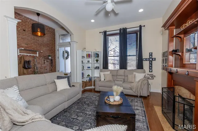 $299,900 | 3138 Lafayette Avenue, St. Louis, MO 63104