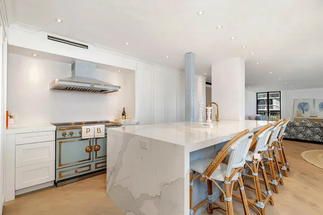 $4,250,000 | 3300 South Ocean Boulevard, Unit 305N, Palm Beach, FL 33480