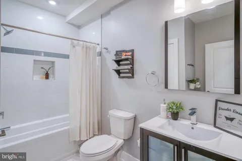 $1,925 | 1431 North 5th Street, Unit 2, Philadelphia, PA 19122