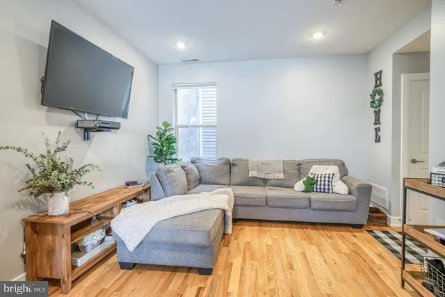 $2,050 | 1431-00 North 5th Street, Unit 2, Philadelphia, PA 19122