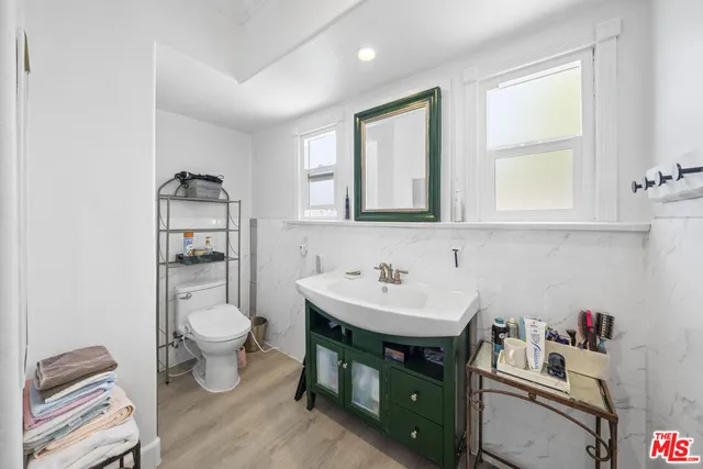 $1,539,000 | 151 North Harvard Boulevard, Los Angeles, CA 90004