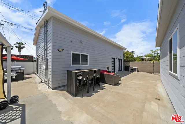 $1,539,000 | 151 North Harvard Boulevard, Los Angeles, CA 90004