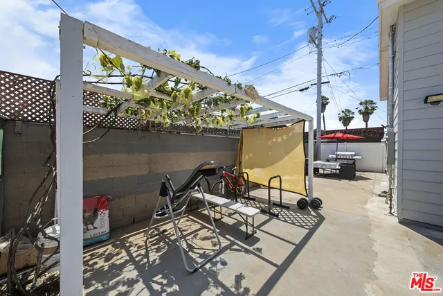 $1,539,000 | 151 North Harvard Boulevard, Los Angeles, CA 90004