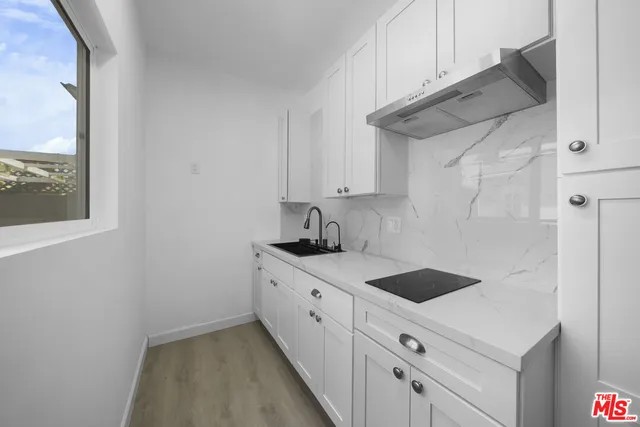 $1,539,000 | 151 North Harvard Boulevard, Los Angeles, CA 90004