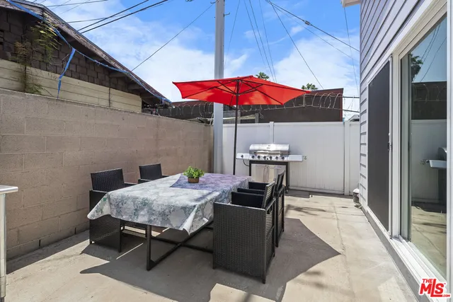 $1,539,000 | 151 North Harvard Boulevard, Los Angeles, CA 90004