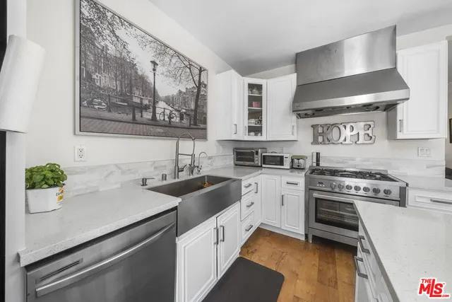 $1,539,000 | 151 North Harvard Boulevard, Los Angeles, CA 90004