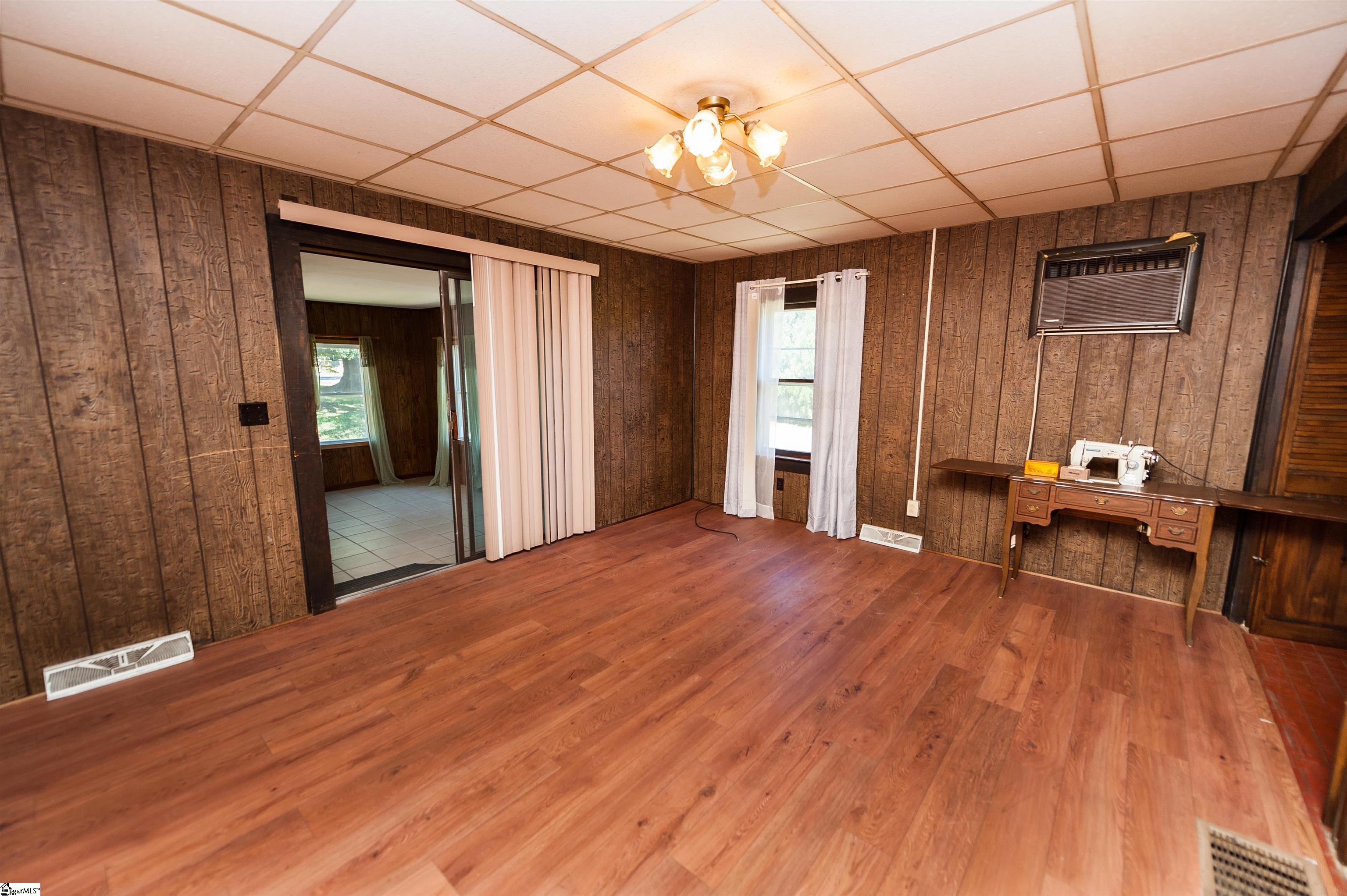 747 North Main Street Inman, SC 29349 - Photo 9 of 23