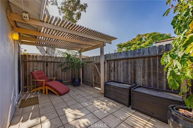 $2,500 | 10220 Holburn Drive, Huntington Beach, CA 92646