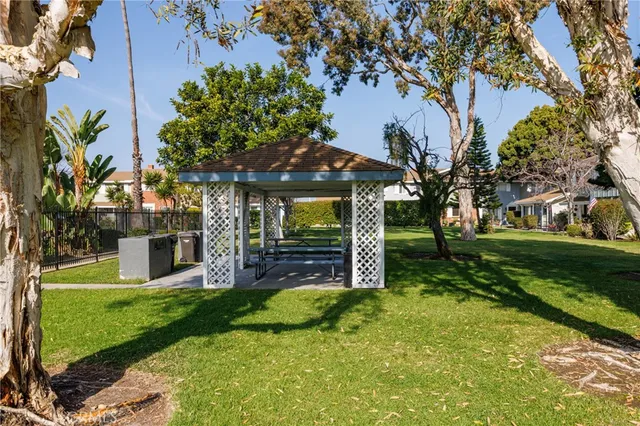 $2,500 | 10220 Holburn Drive, Huntington Beach, CA 92646