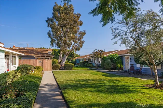 $2,500 | 10220 Holburn Drive, Huntington Beach, CA 92646