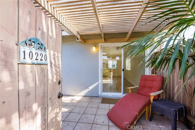 $2,500 | 10220 Holburn Drive, Huntington Beach, CA 92646