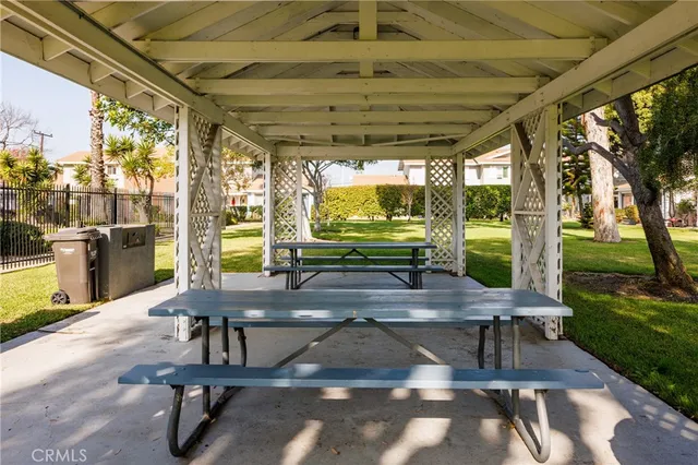 $2,500 | 10220 Holburn Drive, Huntington Beach, CA 92646
