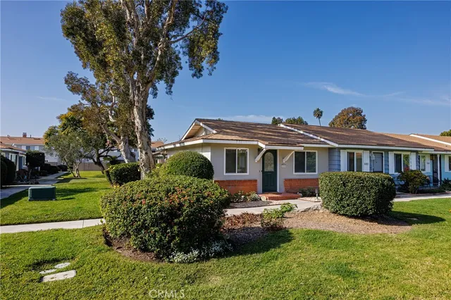 $2,500 | 10220 Holburn Drive, Huntington Beach, CA 92646
