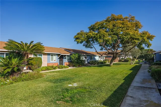 $2,500 | 10220 Holburn Drive, Huntington Beach, CA 92646