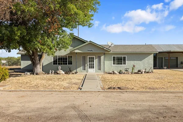 $890,000 | 16682 Steinegul Road, Escalon, CA 95320