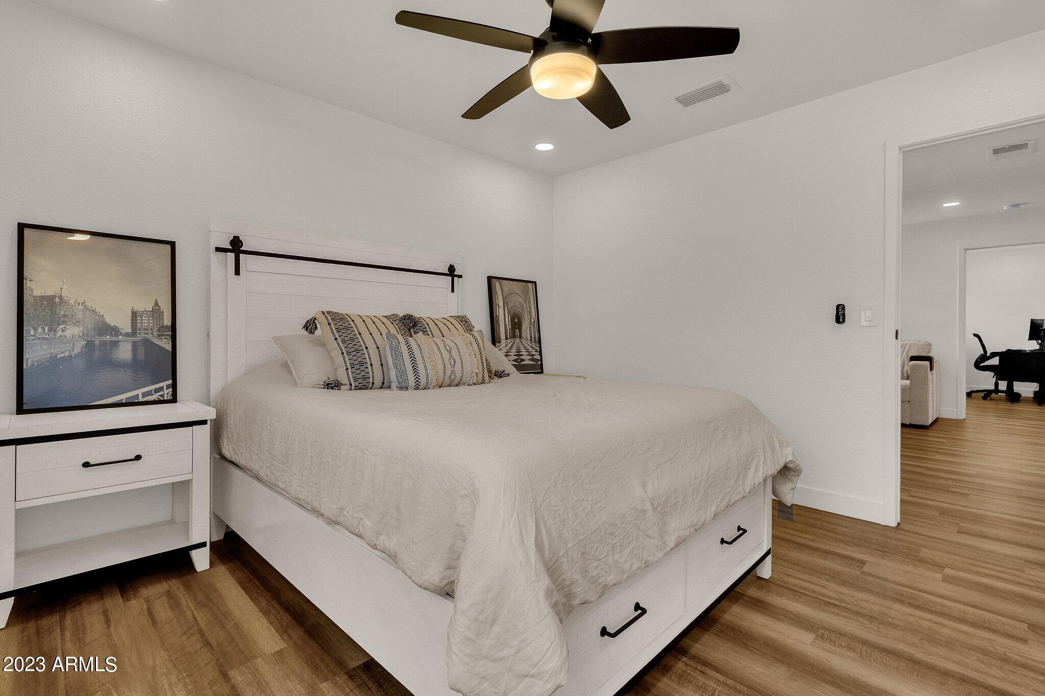 3511 East Baseline Road, Unit 1007 Phoenix, AZ 85042 - Photo 8 of 15 Master bedroom 1