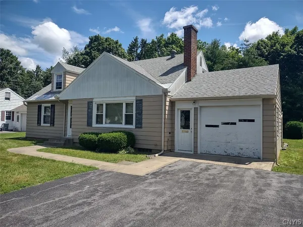 $189,900 | 227 Fay Park Drive, Syracuse, NY 13212