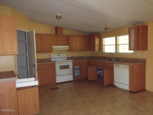 124 Jr Steede Road Lucedale, MS 39452 - Photo 3 of 11 KODAK Digital Still Camera