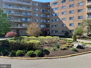 $2,200 | 100 West Avenue, Unit 118S, Jenkintown, PA 19046