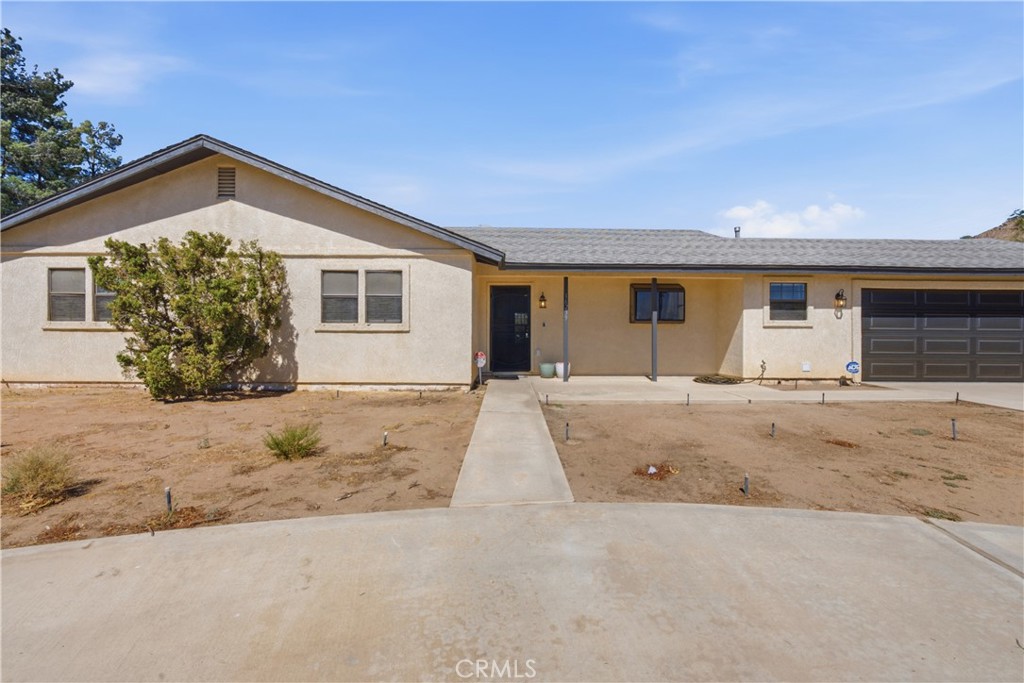 16239 Chippewa Road Apple Valley, CA 92307 - Photo 3 of 64 Gallery Image 3