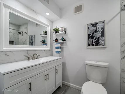 $849,900 | 492 West Belmont Avenue, Chicago, IL 60657