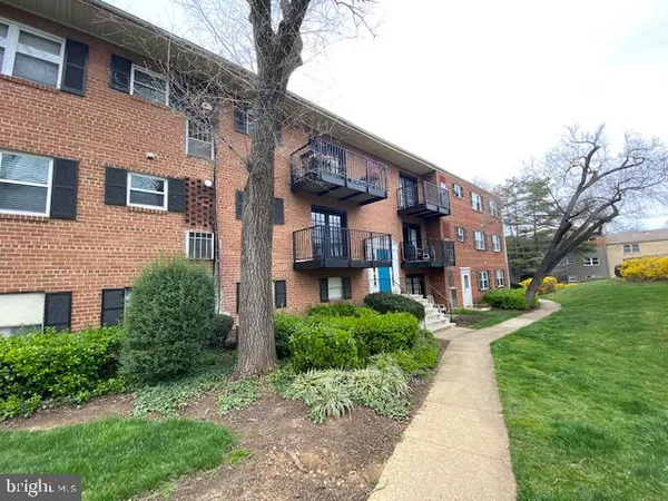 $1,685 | 412 North Armistead Street, Unit 101, Alexandria, VA 22312